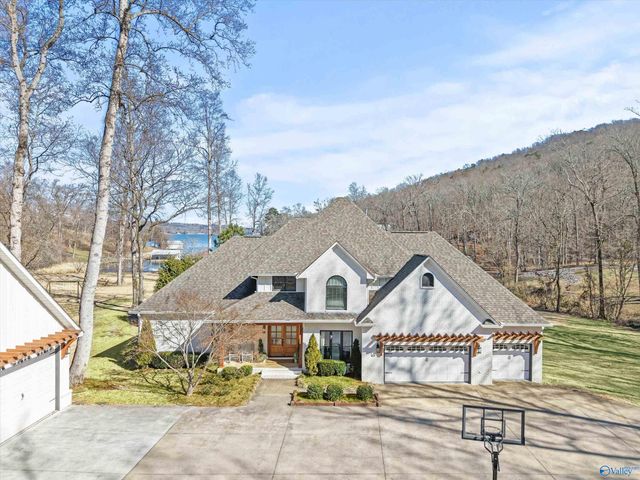 2665 Signal Point Road, Guntersville, AL 35976