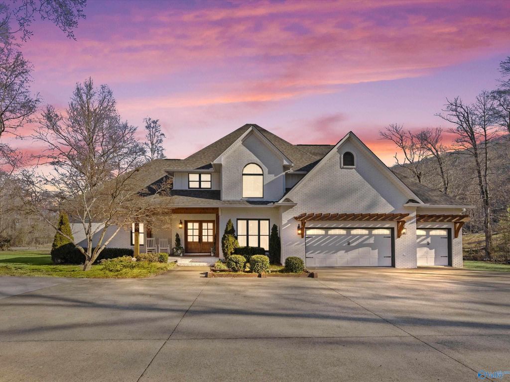 2665 Signal Point Road, Guntersville, AL 35976