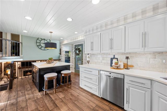 1100 E Cothrell Street, Olathe, KS 66061