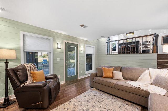 1100 E Cothrell Street, Olathe, KS 66061