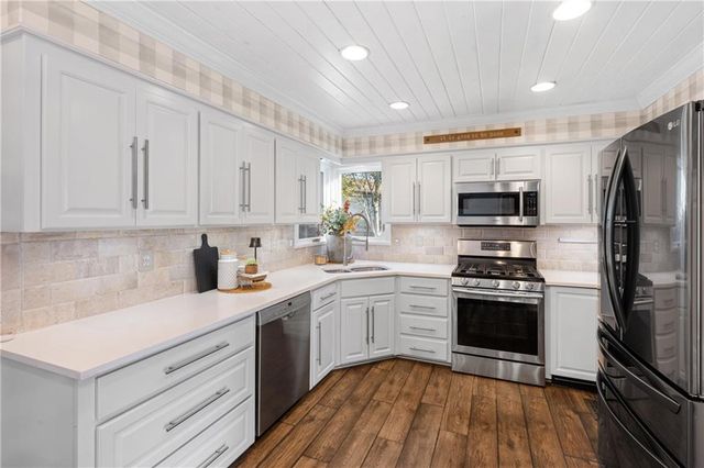 1100 E Cothrell Street, Olathe, KS 66061