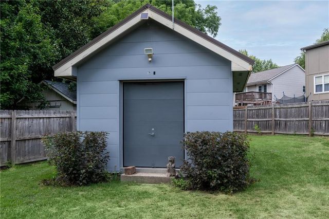 1100 E Cothrell Street, Olathe, KS 66061