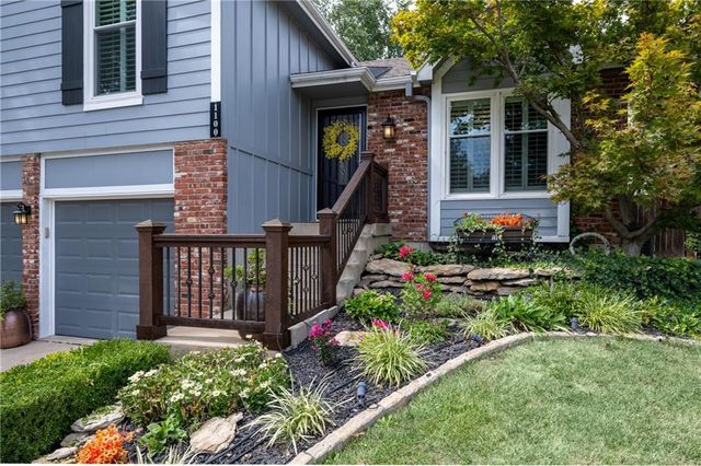 1100 E Cothrell Street, Olathe, KS 66061