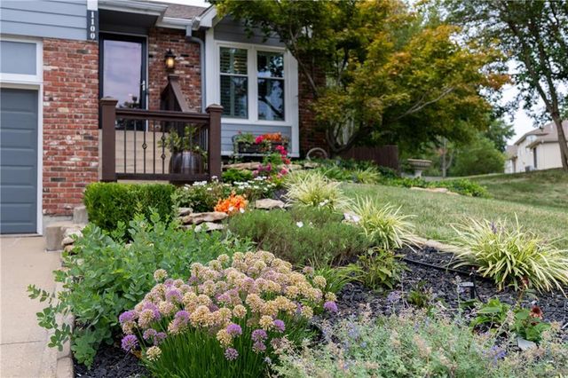 1100 E Cothrell Street, Olathe, KS 66061