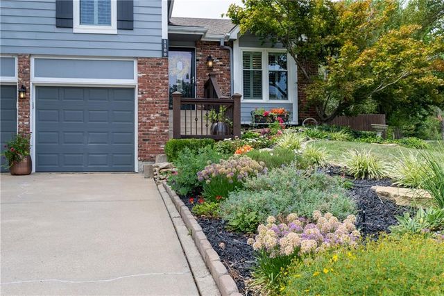 1100 E Cothrell Street, Olathe, KS 66061