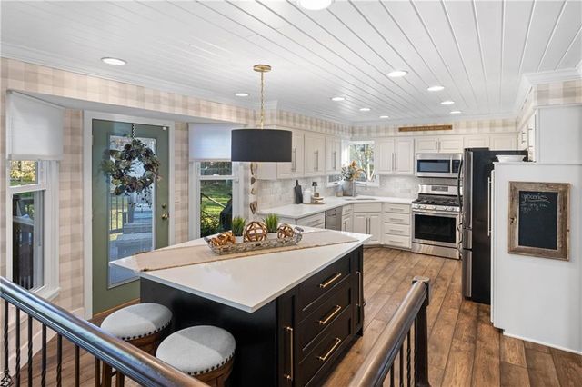 1100 E Cothrell Street, Olathe, KS 66061