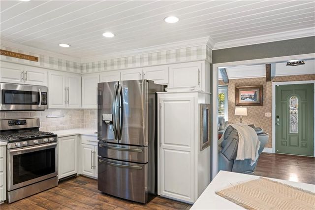 1100 E Cothrell Street, Olathe, KS 66061