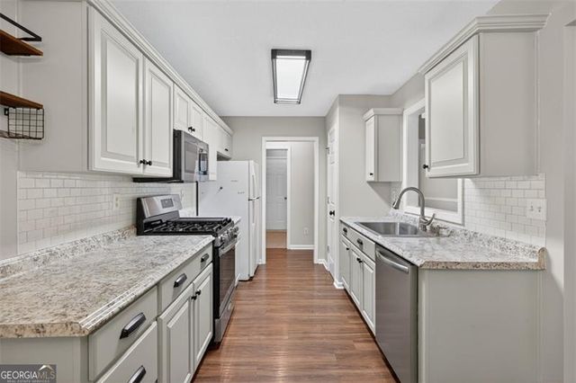 5683 Riverside Walk Drive, Sugar Hill, GA 30518