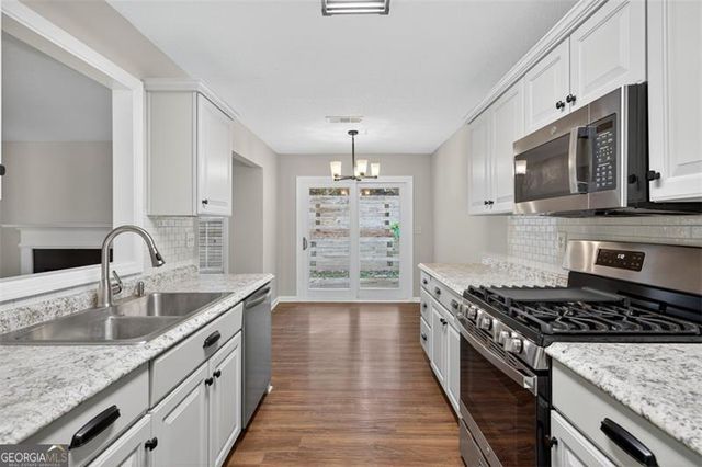 5683 Riverside Walk Drive, Sugar Hill, GA 30518