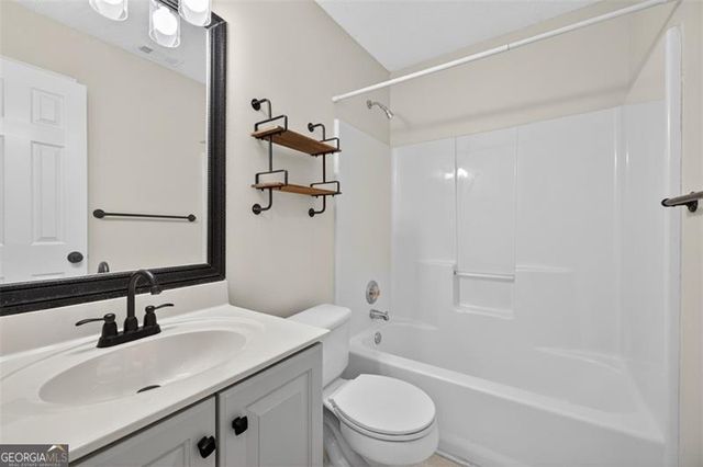 5683 Riverside Walk Drive, Sugar Hill, GA 30518