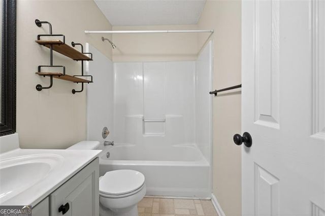 5683 Riverside Walk Drive, Sugar Hill, GA 30518