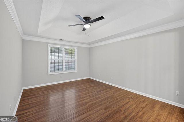 5683 Riverside Walk Drive, Sugar Hill, GA 30518