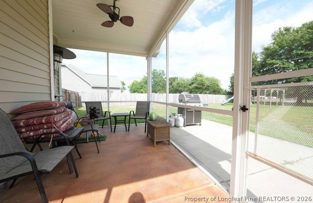 401 Brownstone Drive, Raeford, NC 28376
