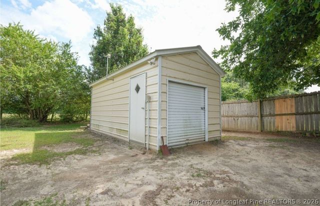 401 Brownstone Drive, Raeford, NC 28376