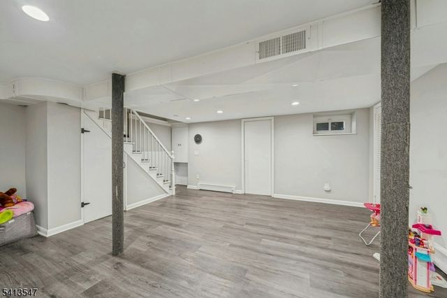 177 Chestnut Dr, Wayne Twp., NJ 07470