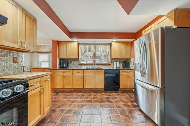 177 Chestnut Dr, Wayne Twp., NJ 07470