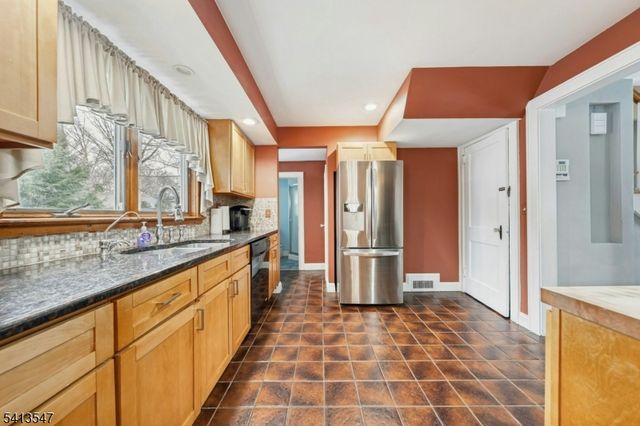 177 Chestnut Dr, Wayne Twp., NJ 07470