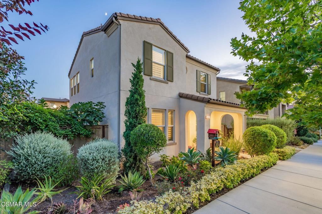 Image 3 of property listing at 440 Alabama Street, Ventura, CA 93001
