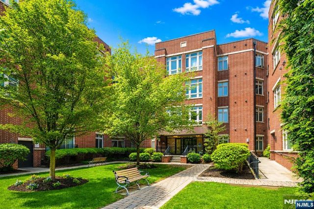 1123 Riverview Avenue 123, Englewood, NJ 07631
