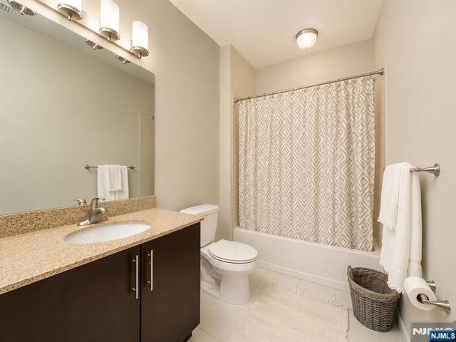 1123 Riverview Avenue 123, Englewood, NJ 07631