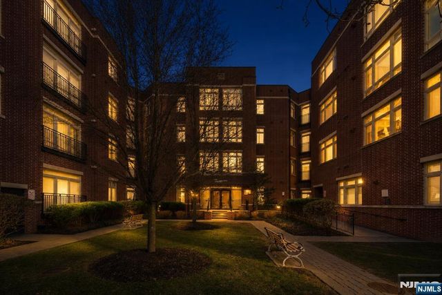 1123 Riverview Avenue 123, Englewood, NJ 07631