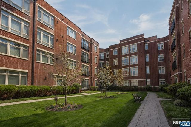 1123 Riverview Avenue 123, Englewood, NJ 07631