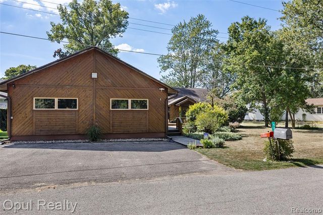 508 Lyon Lake Road, Marshall, MI 49068