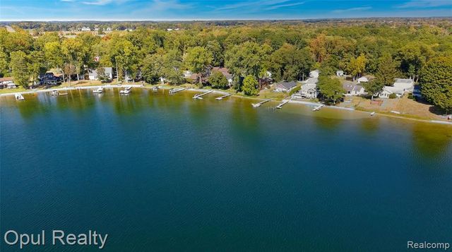 508 Lyon Lake Road, Marshall, MI 49068