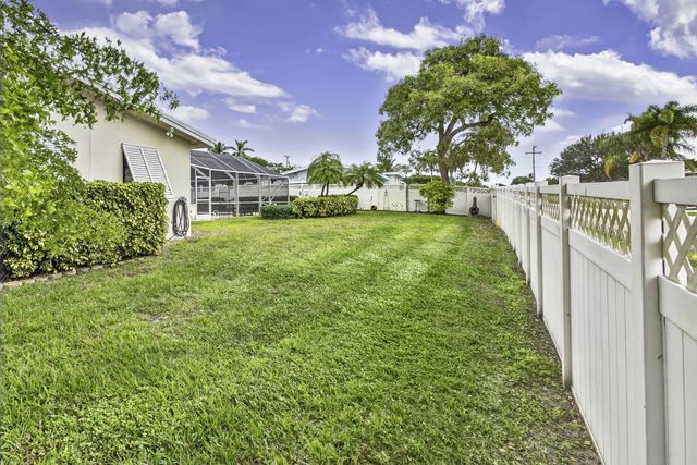 1610 Crest Drive, Lake Worth, FL 33461