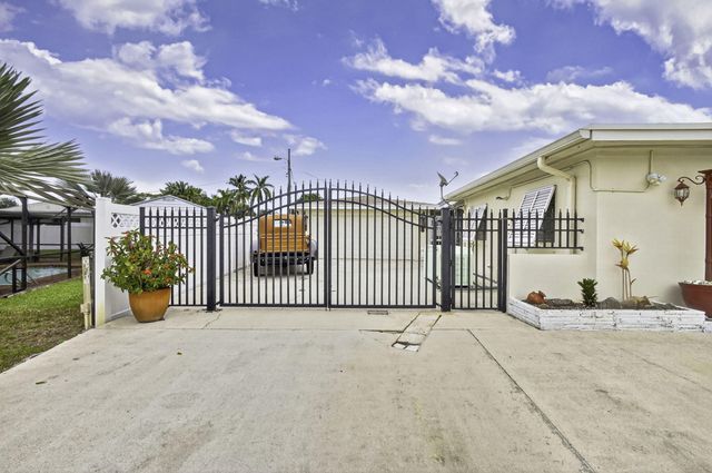 1610 Crest Drive, Lake Worth, FL 33461