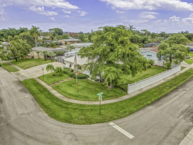 1610 Crest Drive, Lake Worth, FL 33461