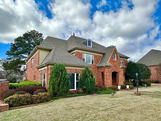 2247 OTTERBURN LN, Germantown, TN 38139