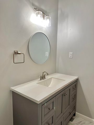 2247 OTTERBURN LN, Germantown, TN 38139