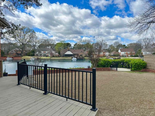 2247 OTTERBURN LN, Germantown, TN 38139