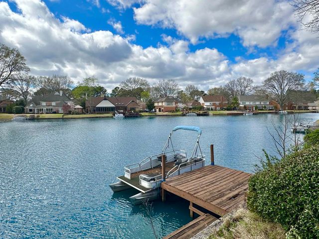 2247 OTTERBURN LN, Germantown, TN 38139