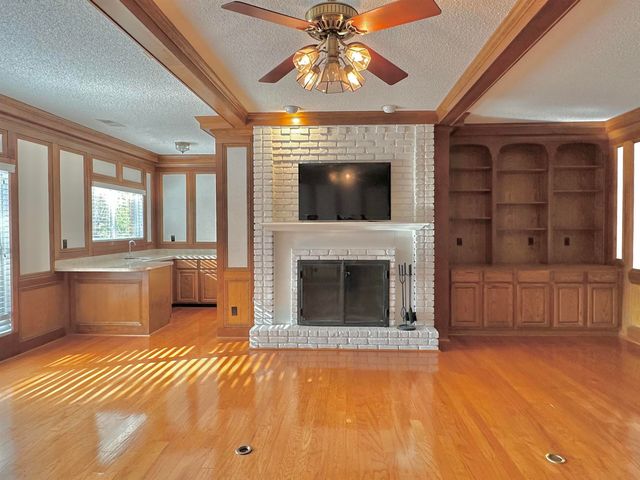 2247 OTTERBURN LN, Germantown, TN 38139