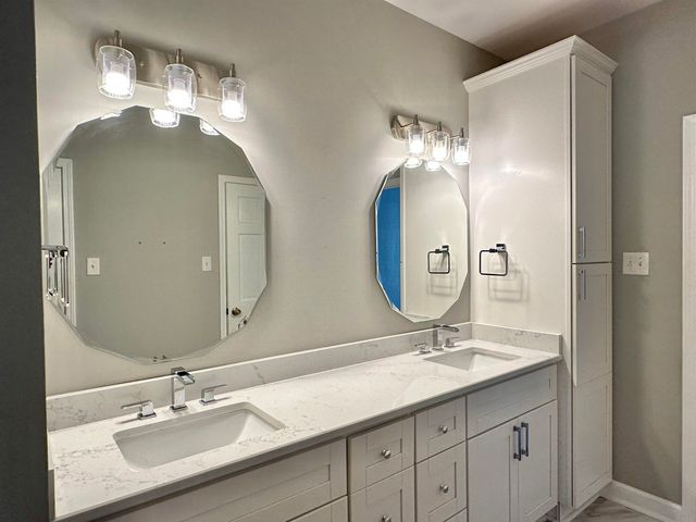 2247 OTTERBURN LN, Germantown, TN 38139