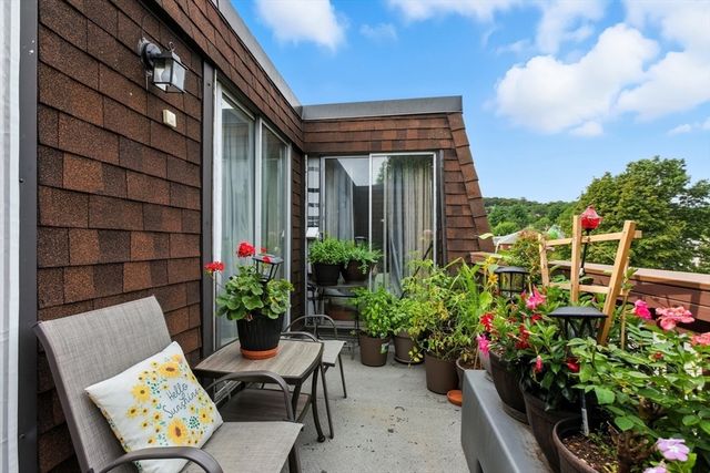 144 Kenrick Street 32, Boston, MA 02135