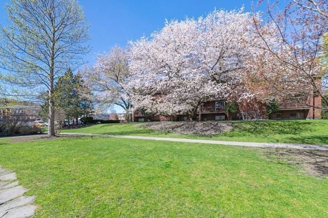 144 Kenrick Street 32, Boston, MA 02135