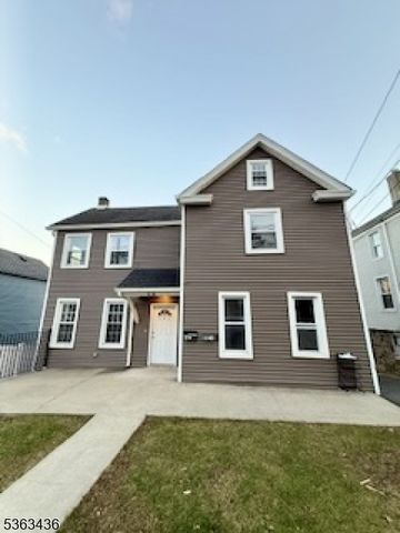 58 Prospect St, Dover Town, NJ 07801