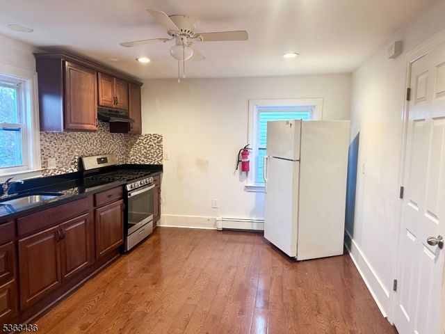 58 Prospect St, Dover Town, NJ 07801