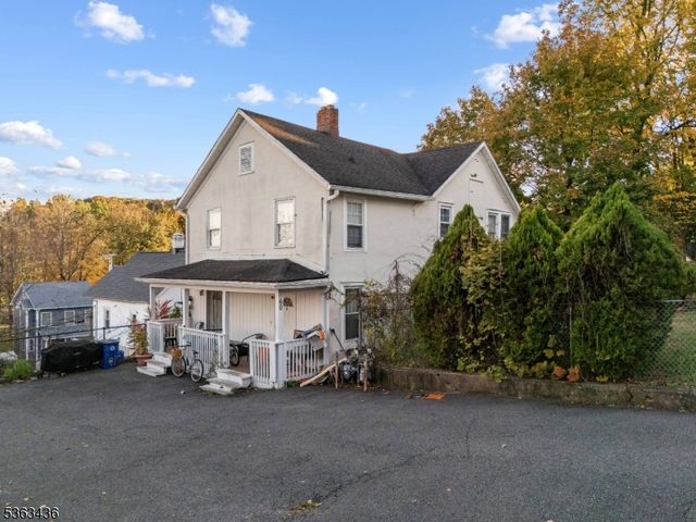 58 Prospect St, Dover Town, NJ 07801