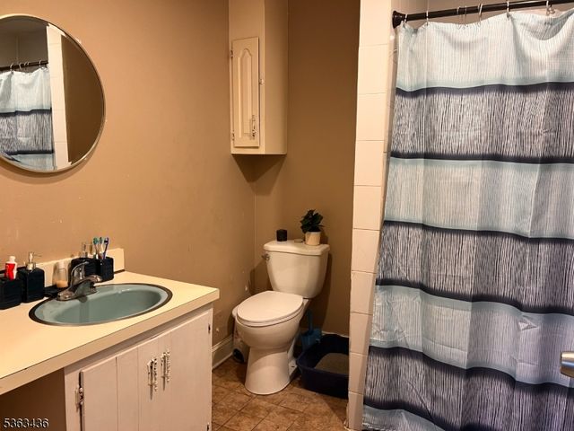 58 Prospect St, Dover Town, NJ 07801