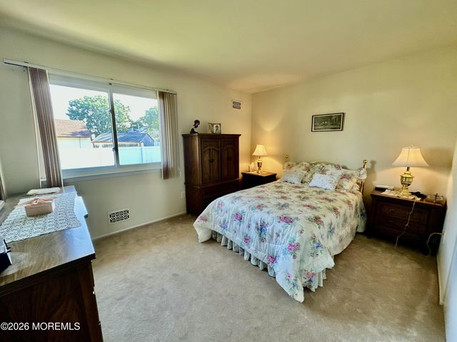 48 Georgetown Boulevard, Barnegat, NJ 08005
