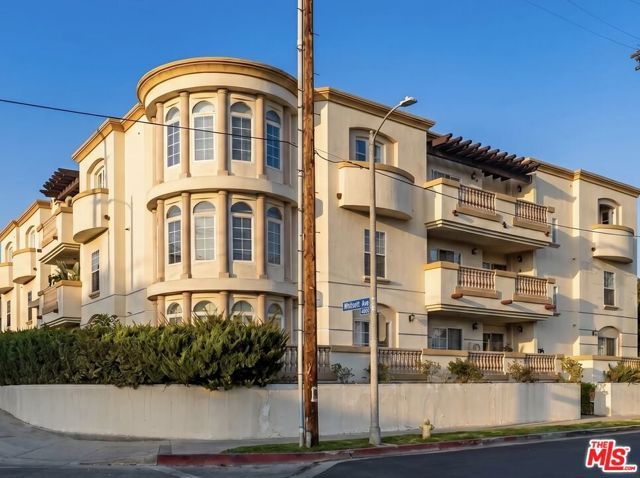 4832 Whitsett Avenue 203, Valley Village, CA 91607