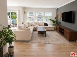 4832 Whitsett Avenue 203, Valley Village, CA 91607