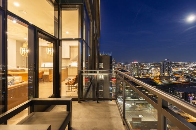 1212 Demonbreun St Apt 2802, Nashville, TN 37203