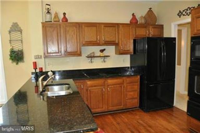 8513 CHASE GLEN CIR, Fairfax Station, VA 22039