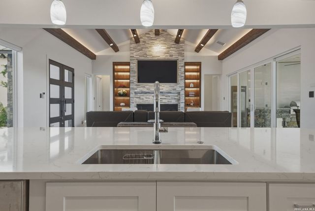 10018 Basilone Rdg, San Antonio, TX 78255