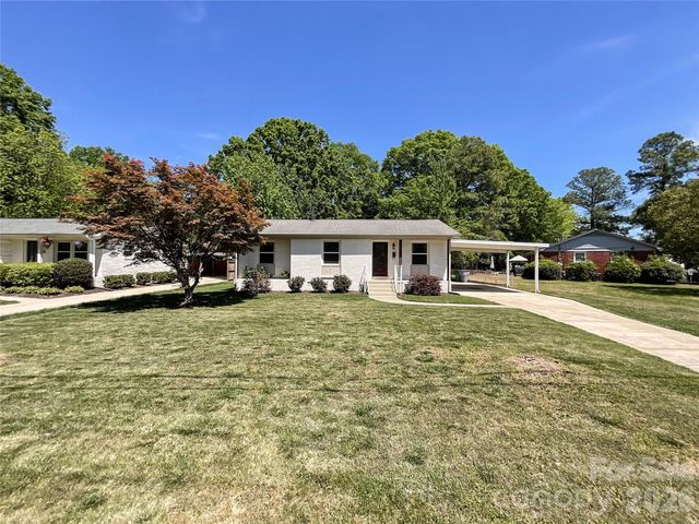 3827 Topsfield Road, Charlotte, NC 28211